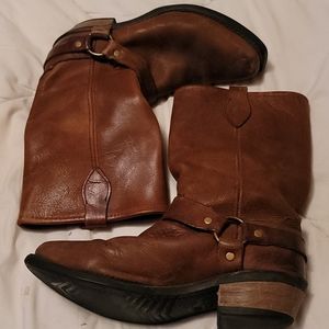 Womens cowboy boots 👢 7.5